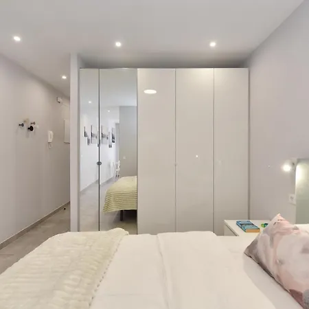شقة A Bright And Modern